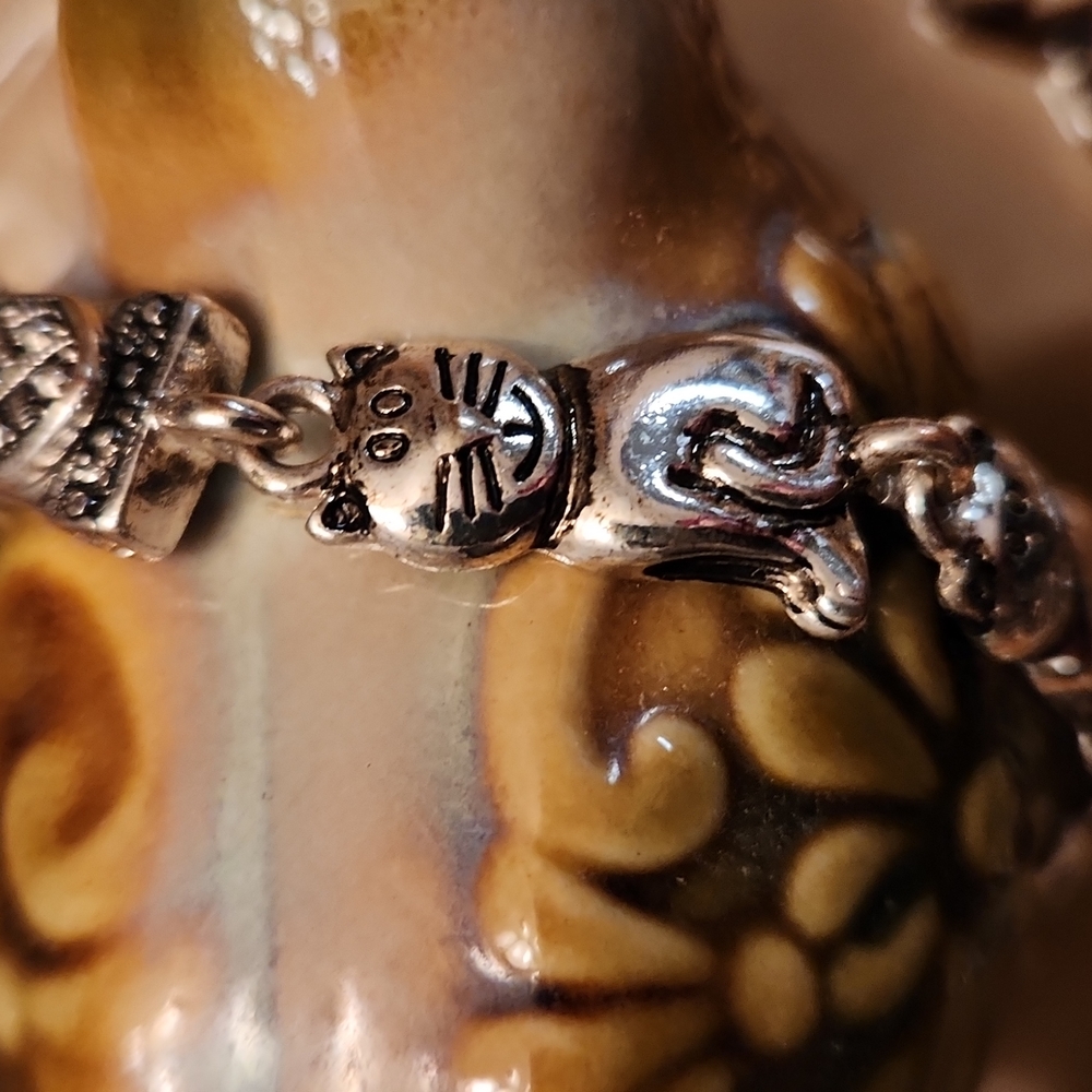 Kitty-Kat Bracelet